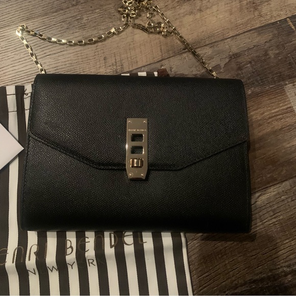 HENRI BENDEL NWT CHAIN CROSSBODY SATCHEL WALLET PURSE HANDBAG TOTE BLACK LEATHER - Picture 2 of 4